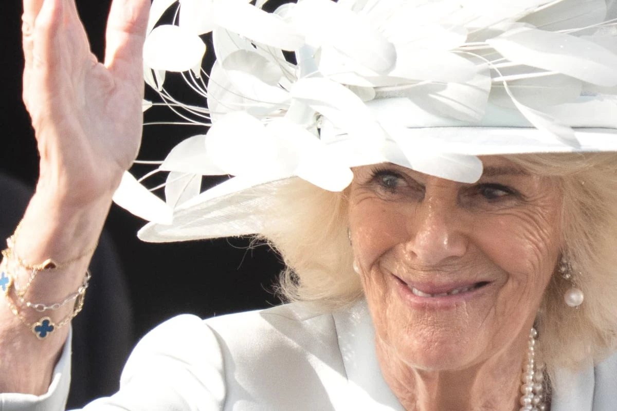 Camilla feiert Geburtstag: Charles könnte Mega-Geschenk aus dem Juwelen-Erbe der Queen planen