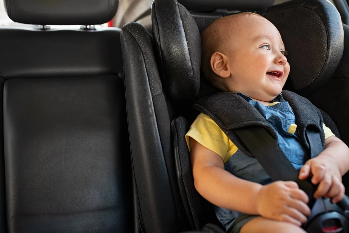 Besser als Gesetz verlangt: Babyschalen und Kindersitze im Test – nicht alle kriegen Top-Note