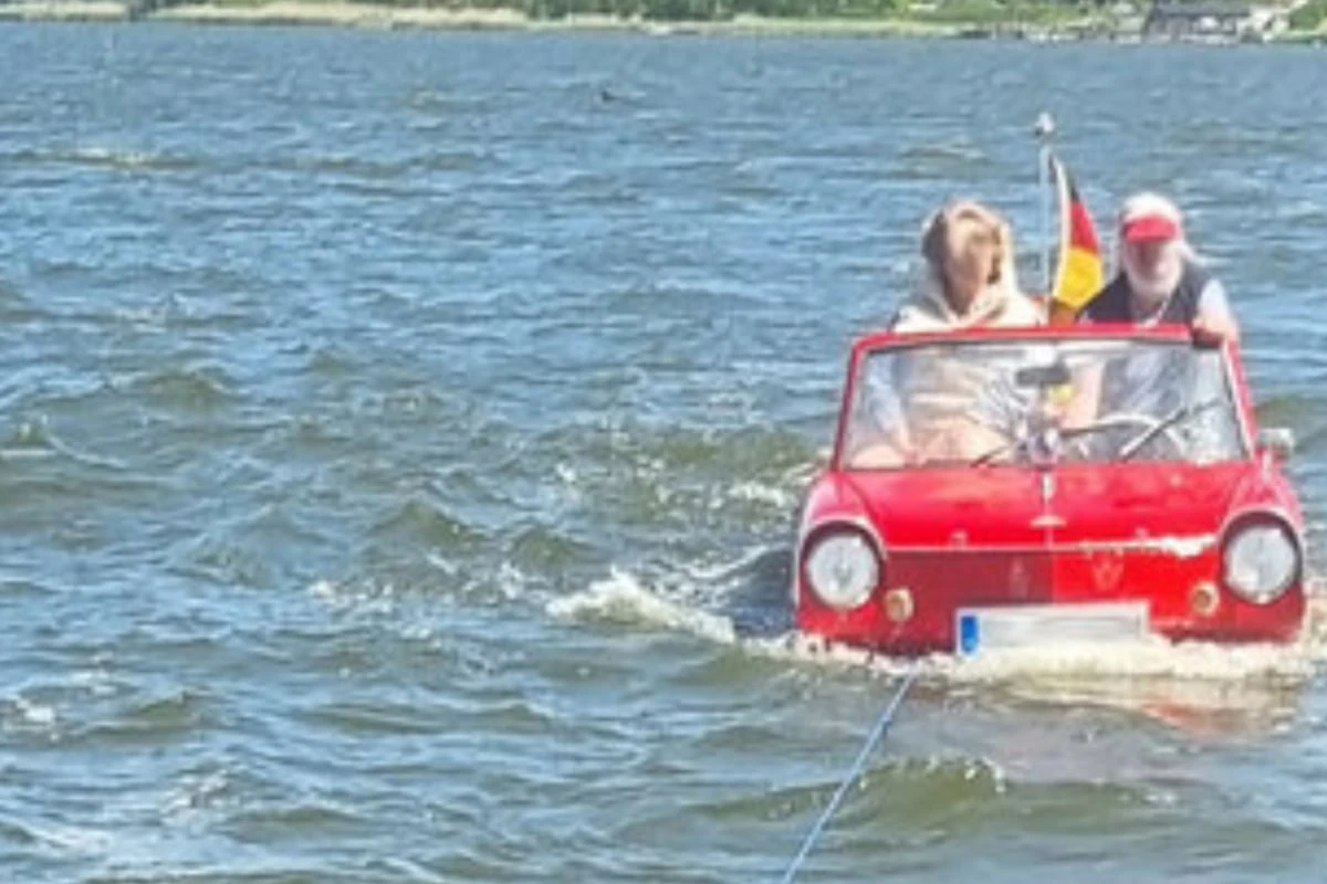 Kurioser Einsatz: Seenotretter schleppen Amphibienfahrzeug ab