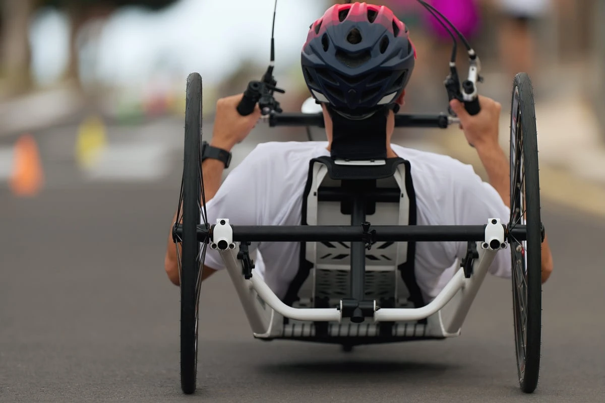 Tödlicher Unfall in Suhl: Handbike-Fahrer stößt mit Auto zusammen