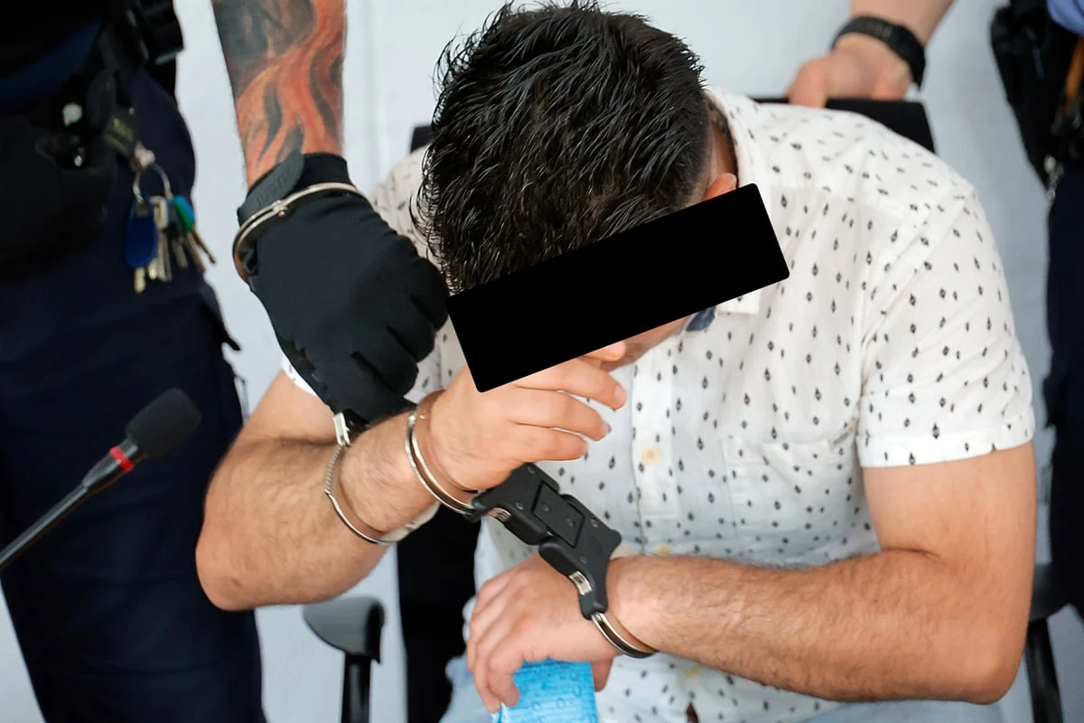 Er stach vor Chemnitzer Spielothek auf sein Opfer ein: Messermann wandert für Jahre in Haft