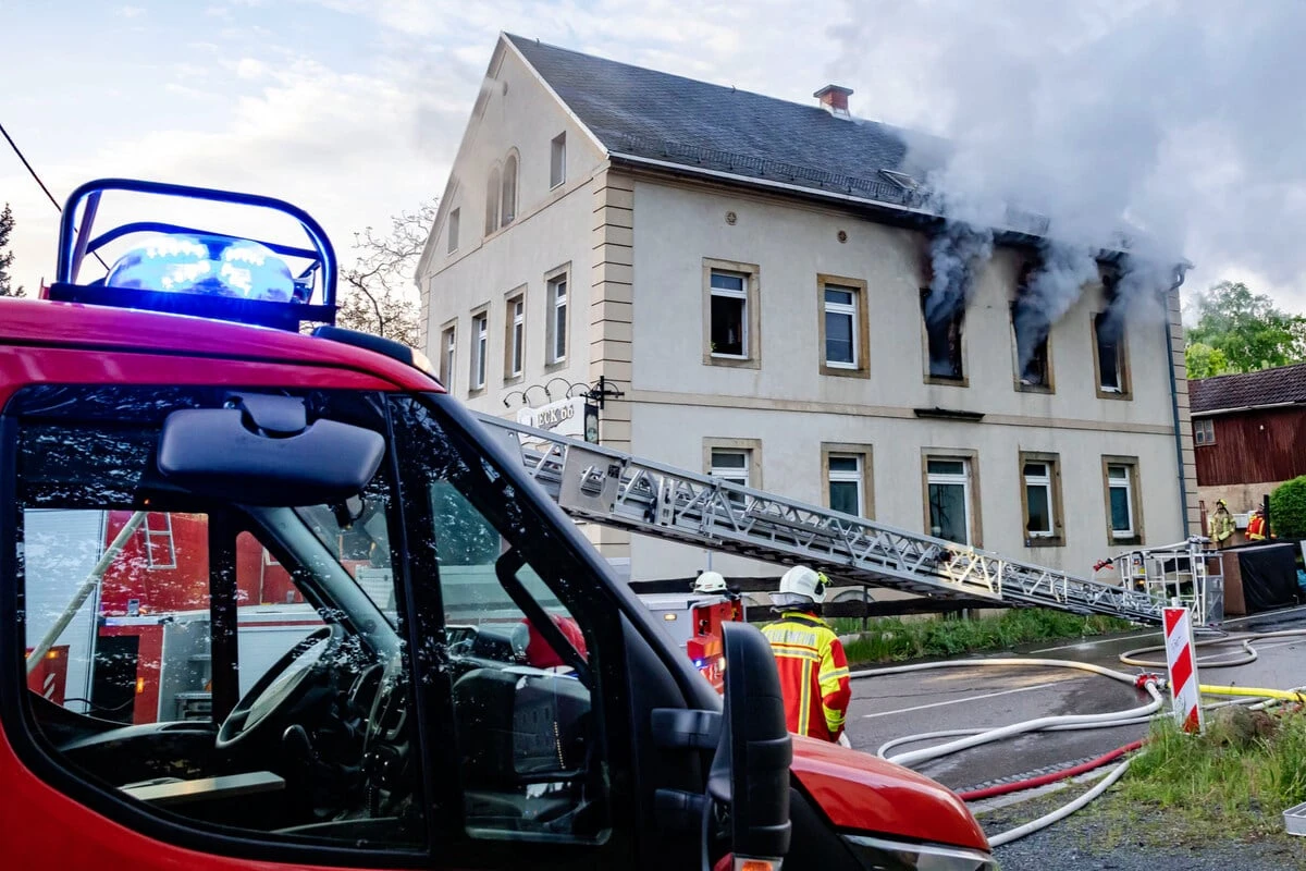 Zwei Tote nach Feuer in Sachsen: Polizei äußert sich zur Brandursache