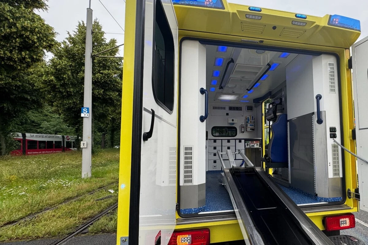 Vollsperrung am Großen Garten: Tödlicher Unfall zwischen Transporter und Motorrad
