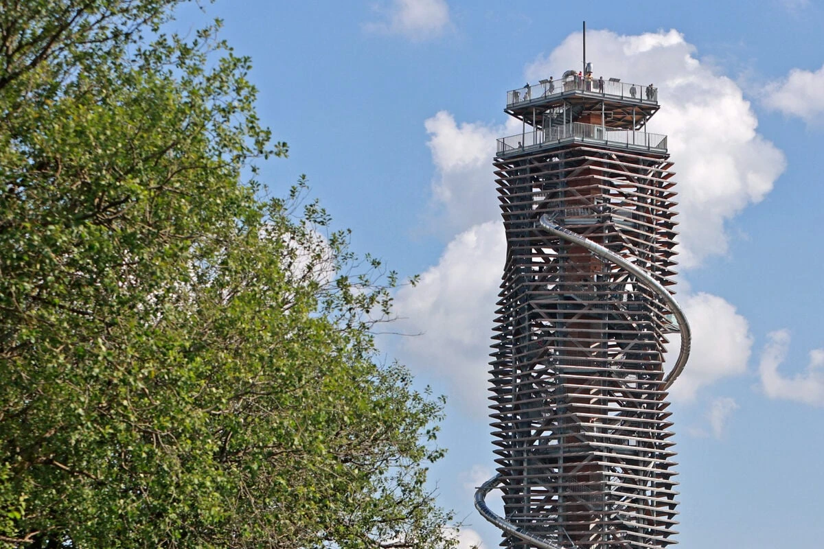 Mutter, Vater und Kleinkind springen vom Harzturm in den Tod: Polizei beendet Ermittlungen
