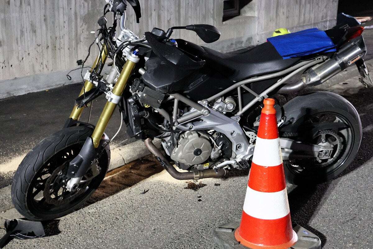 Wegen Lärm: Fußgänger will Motorrad stoppen und stirbt