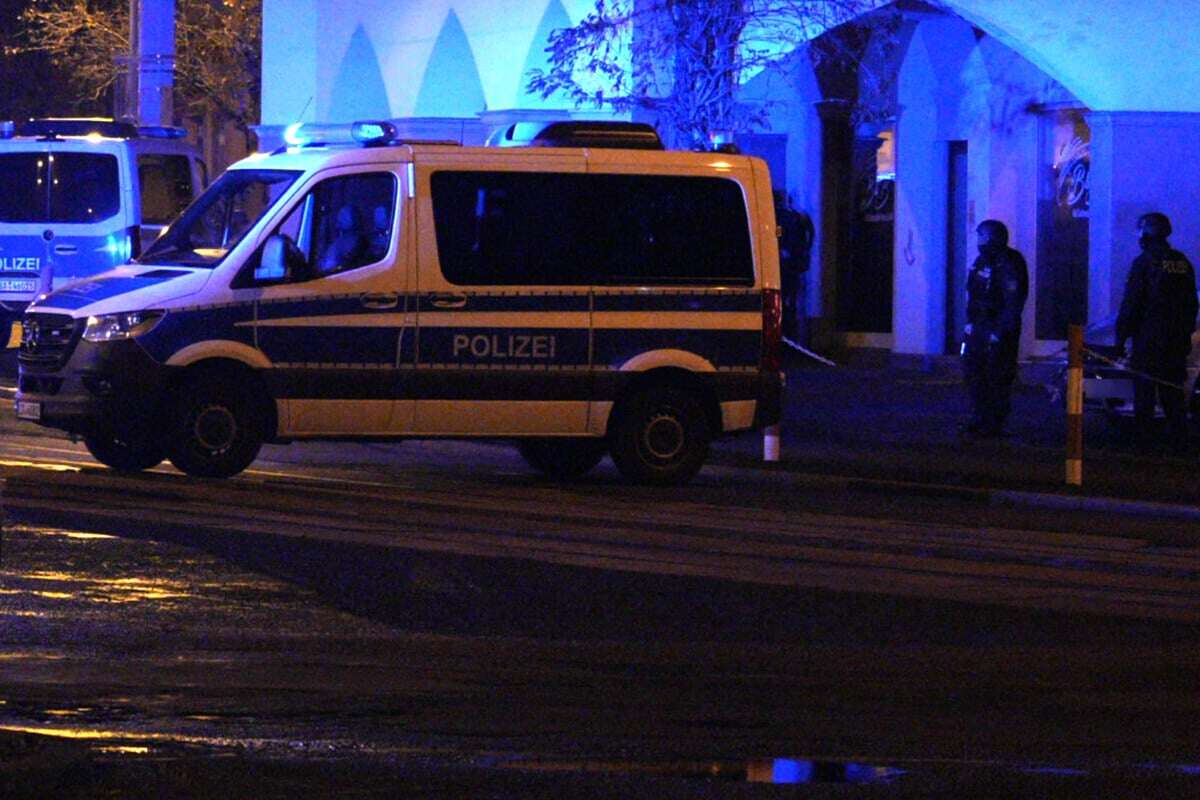 Knallgeräusche gehört: Mehrfamilienhaus evakuiert, Polizei im Großeinsatz!