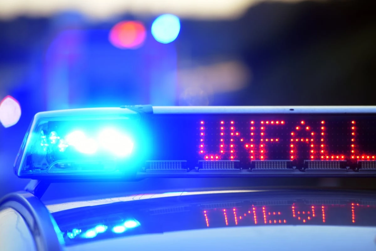 Sekundenschlaf im Auto? Einjähriges Kind bei Unfall verletzt