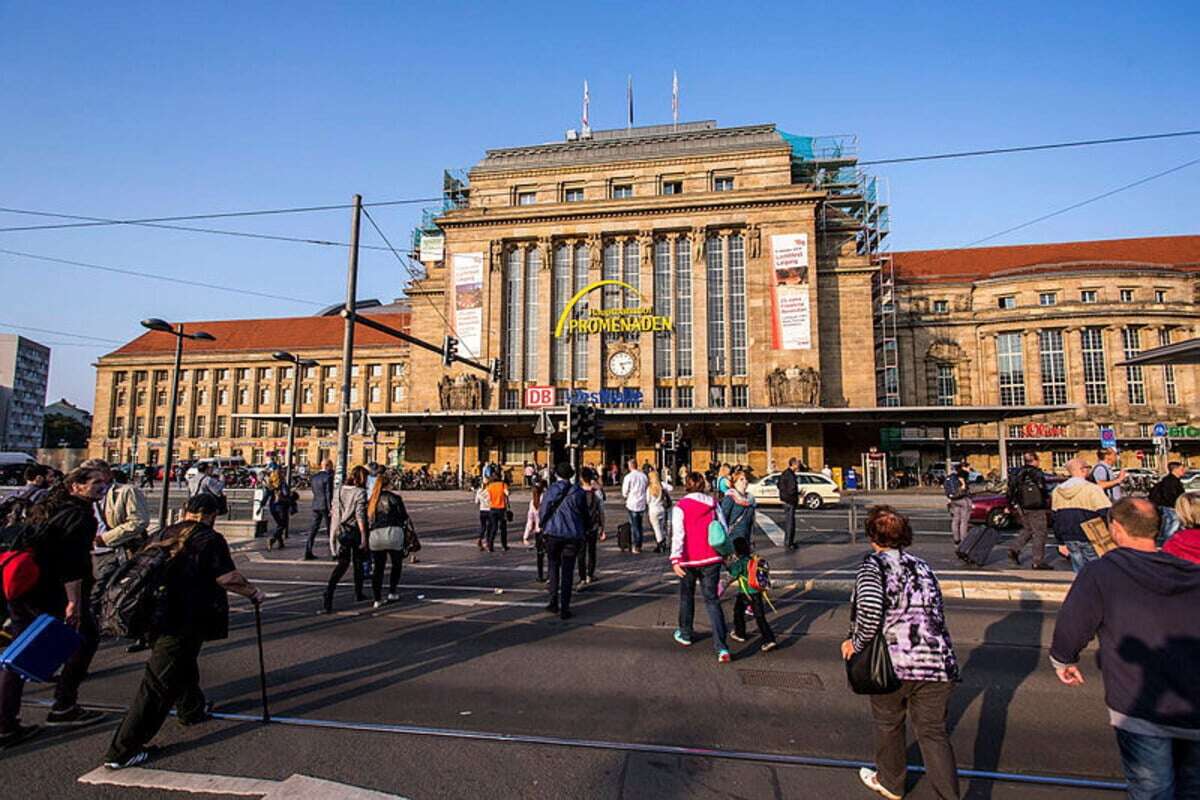 Angreifer mit mehr als 5 Promille: Rollstuhlfahrer vor Leipziger Hauptbahnhof getreten!