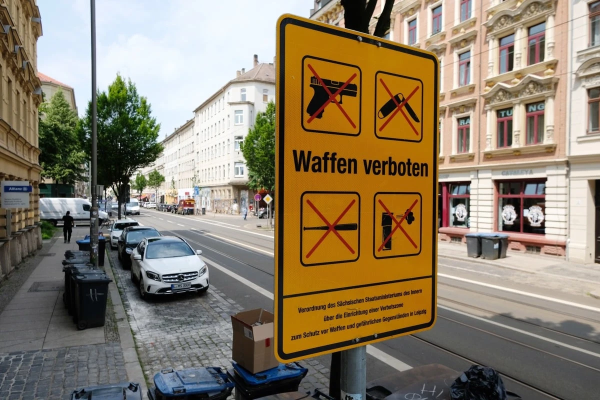 Kita-Mitarbeiter hören plötzlich Schüsse auf Leipziger Problemstraße
