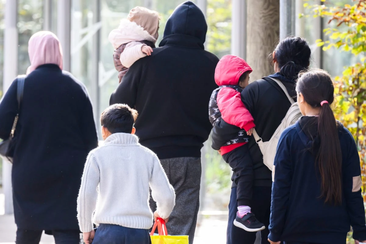 Hotelplätze weggefallen: 1100 Flüchtlinge mussten schnell verlegt werden