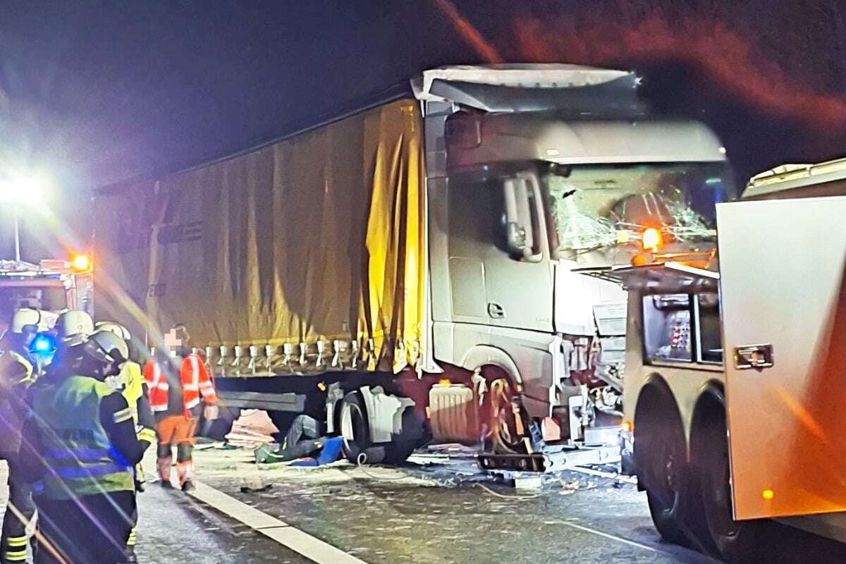 Zwei Sattelzüge krachen zusammen: Ein Verletzter, Sperrung der A66