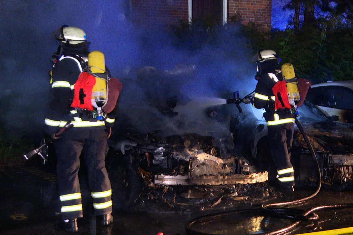 Mehrere Autos im Norden ausgebrannt: War es Brandstiftung?