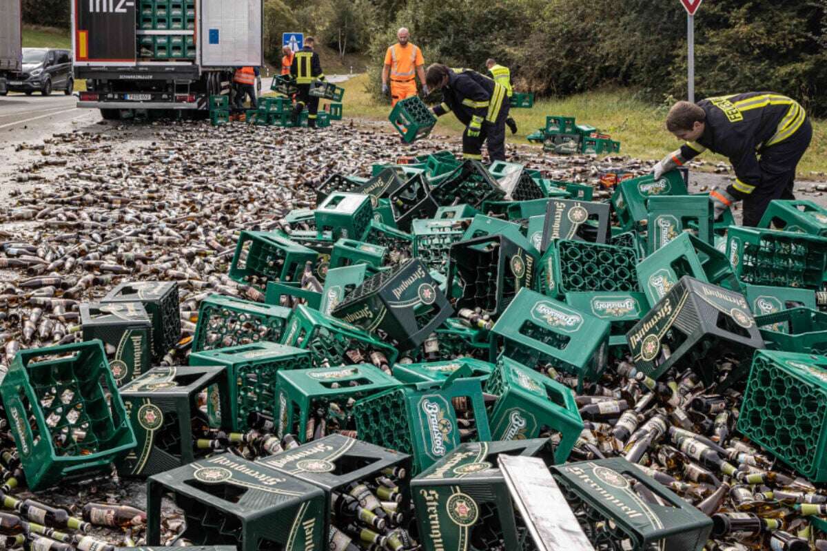 Hopfen und Malz verloren: Lkw verliert mindestens 100 Kisten Bier