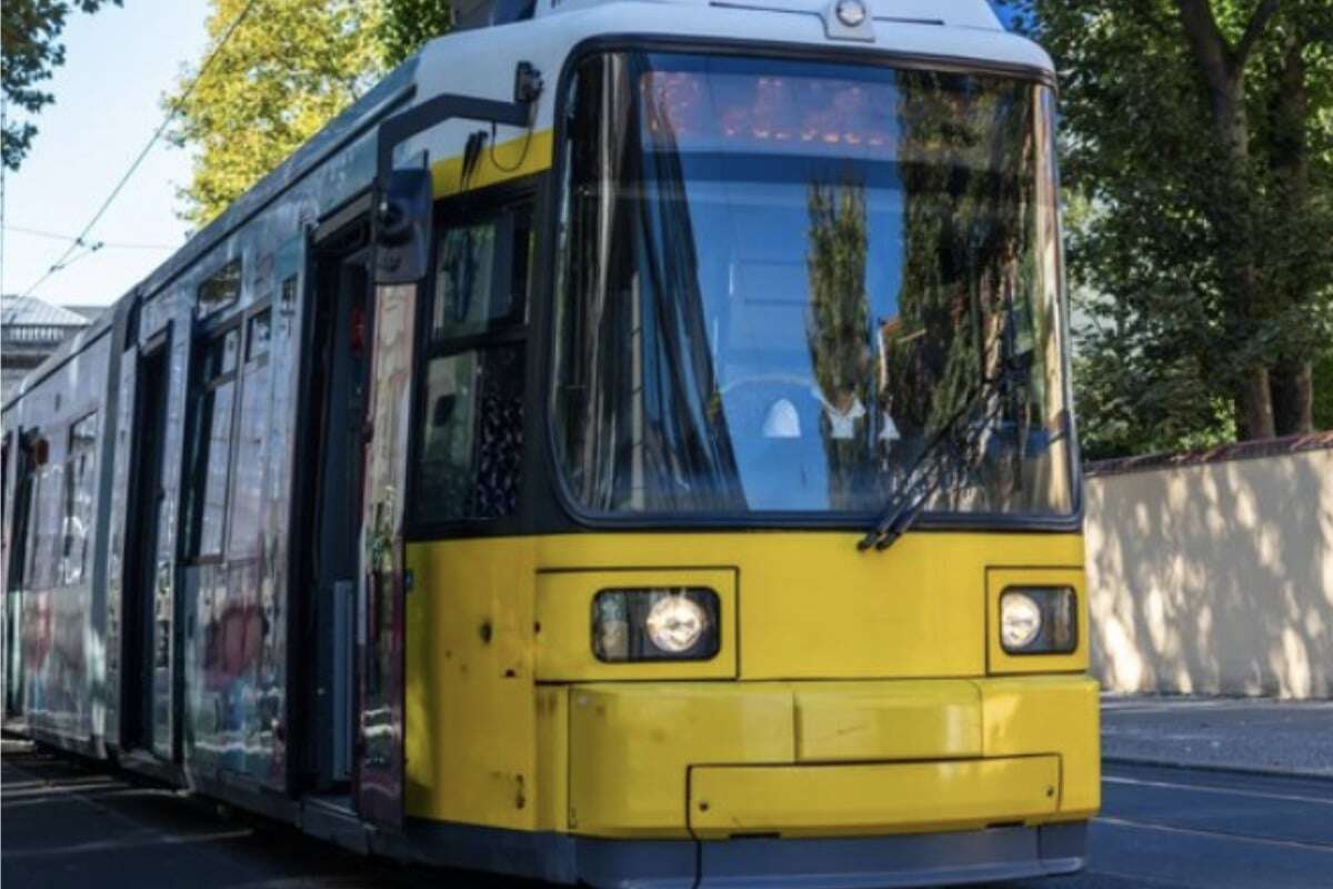 Unfall nahe Stadion des FC Carl Zeiss Jena: Straßenbahnen krachen zusammen