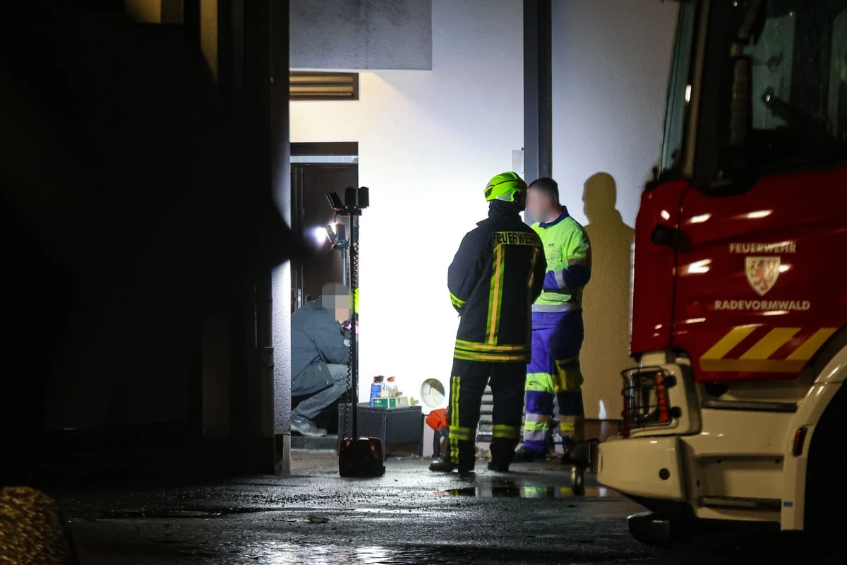 Krankenhaus nach Trafo-Brand geräumt: 50 Patienten müssen Klinik verlassen