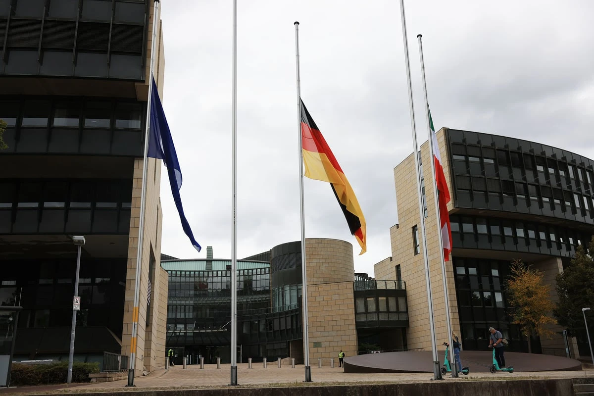 Trauerbeflaggung in NRW: Darum wehen die Fahnen am Samstag auf halbmast