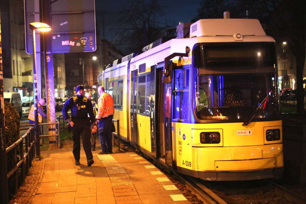 28-Jährige von Straßenbahn erfasst und meterweit mitgeschleift