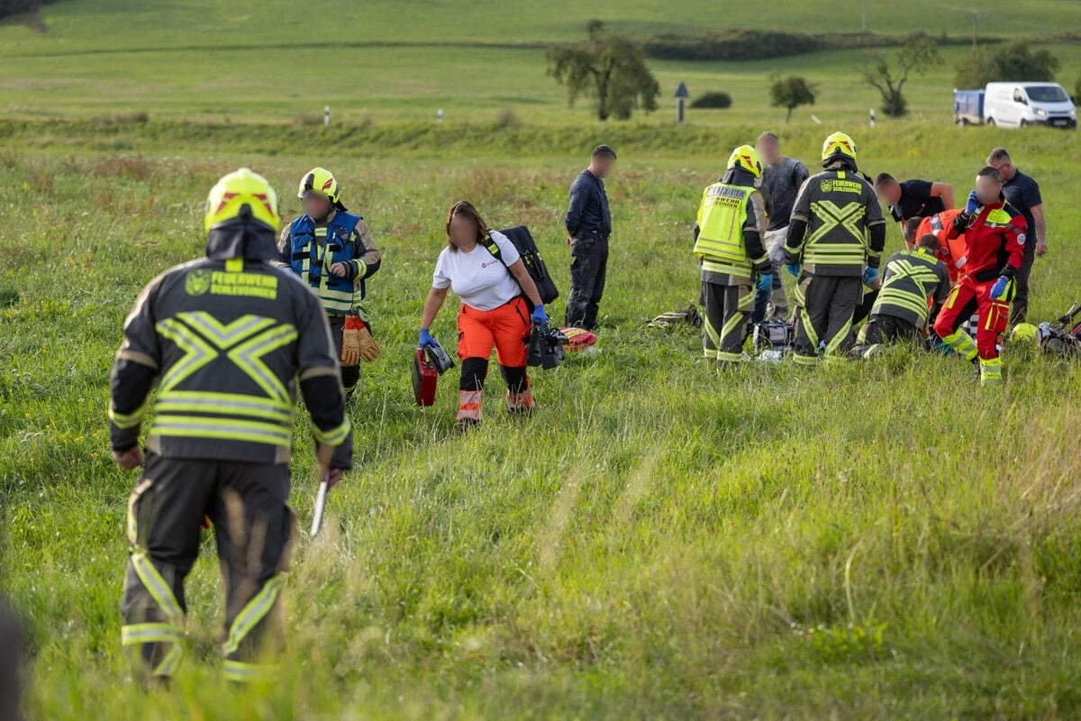 Heftiger Unfall in Thüringen: Motorrad überschlägt sich, Fahrer schwer verletzt
