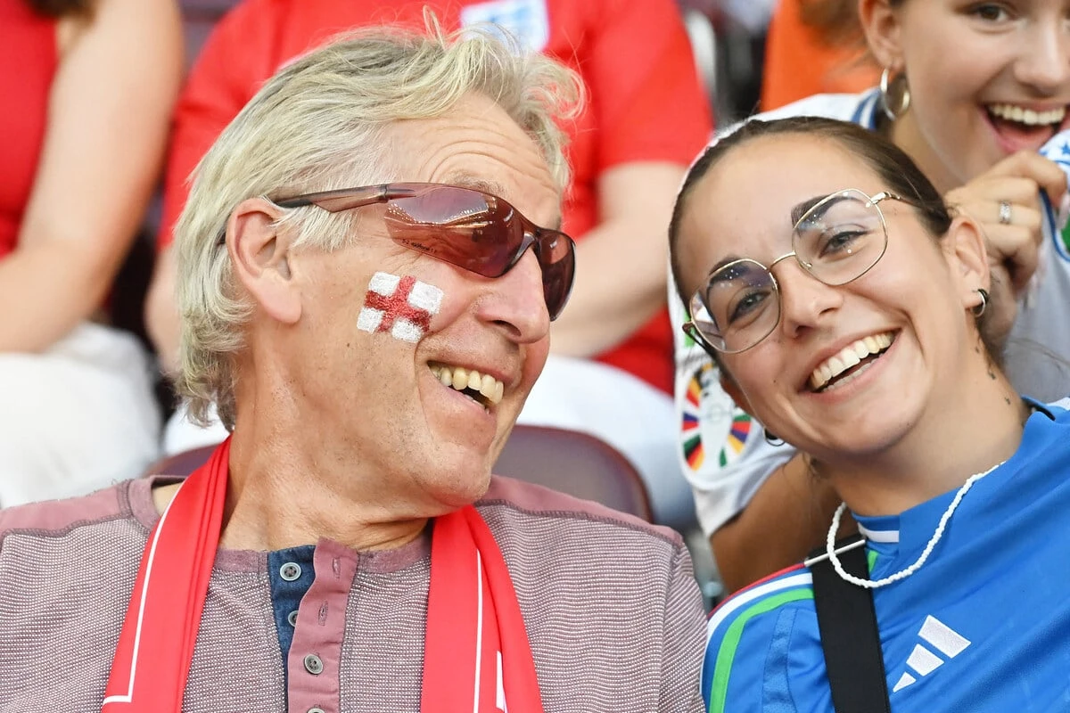 Frauen-EM im Liveticker: England oder Italien - Wer zieht als erstes Team ins Finale ein?