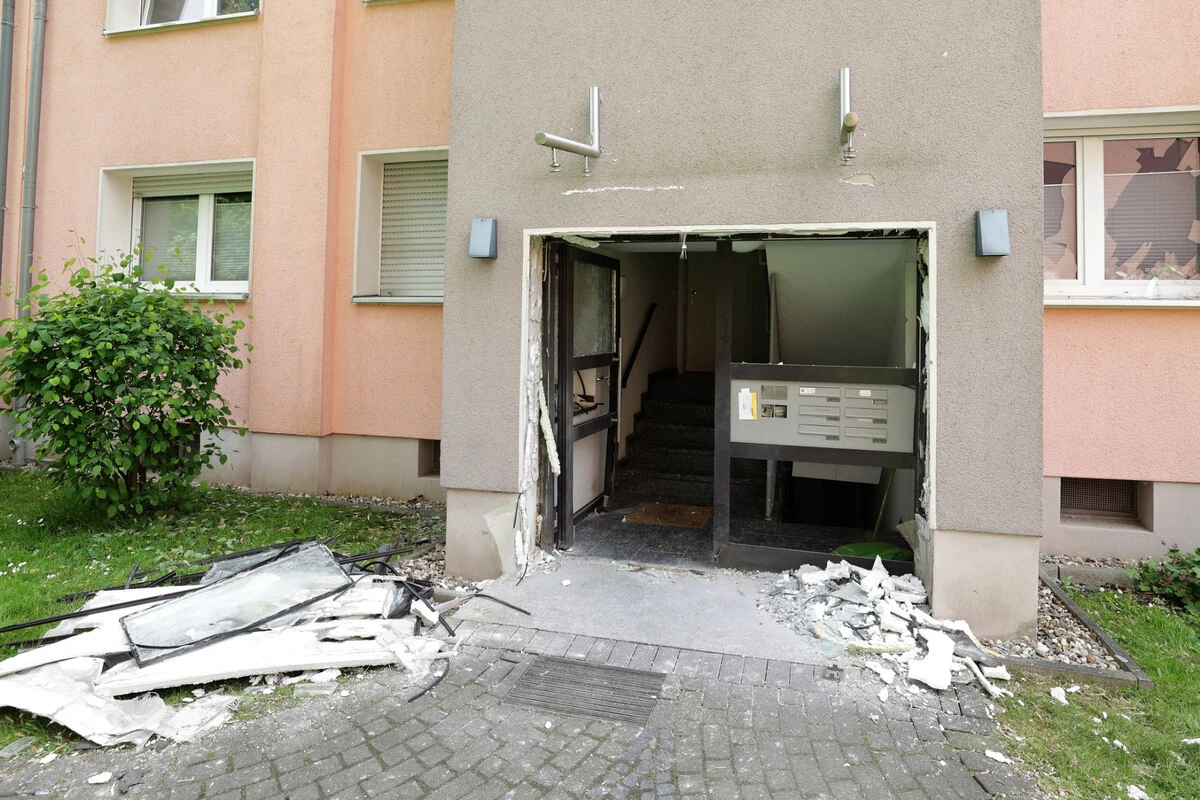 Polizei nach Explosion in Düsseldorf ratlos: 