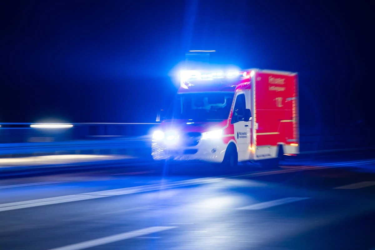 Brutales Duo prügelt 28-Jährigen bewusstlos und raubt ihn aus
