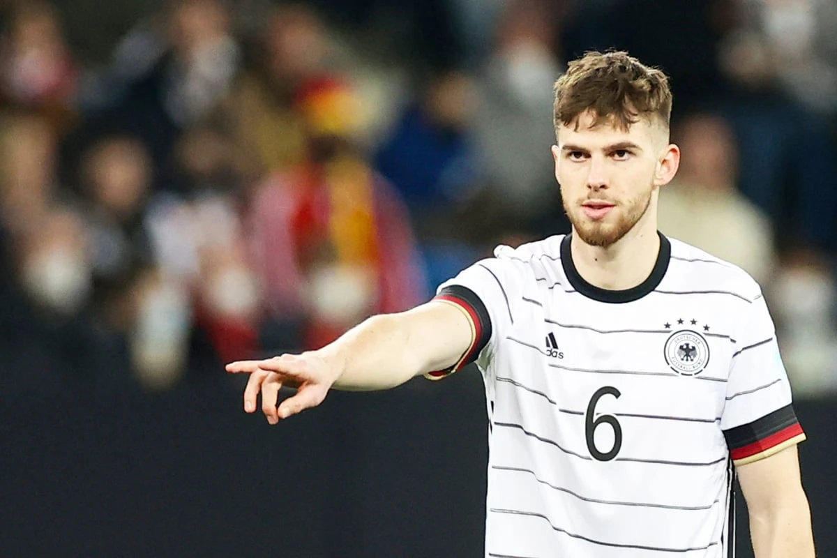 Transfermarkt im Liveticker: Ex-DFB-Spieler verlässt die Bundesliga