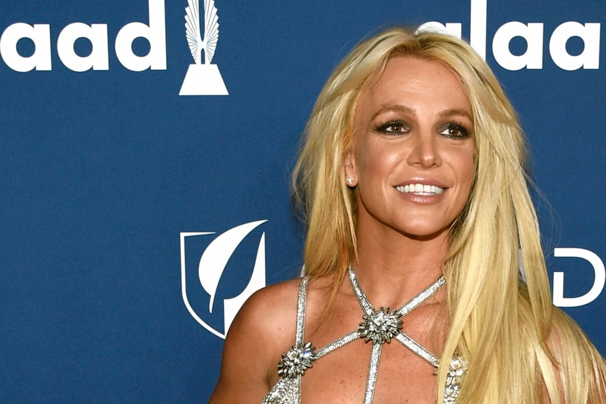 Bizarres Video aufgetaucht: Hier wird Britney Spears abgeführt