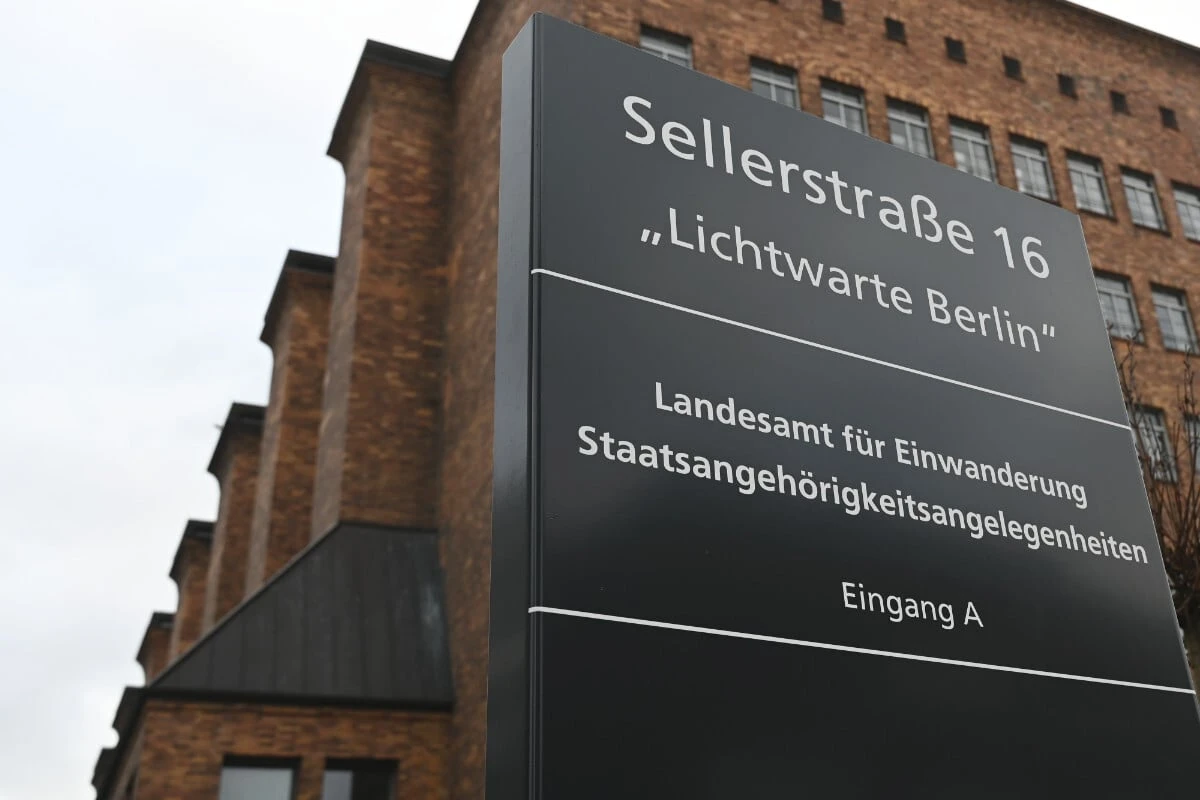 Behördentermin gegen Kohle verschachert? Mitarbeiterin unter Verdacht