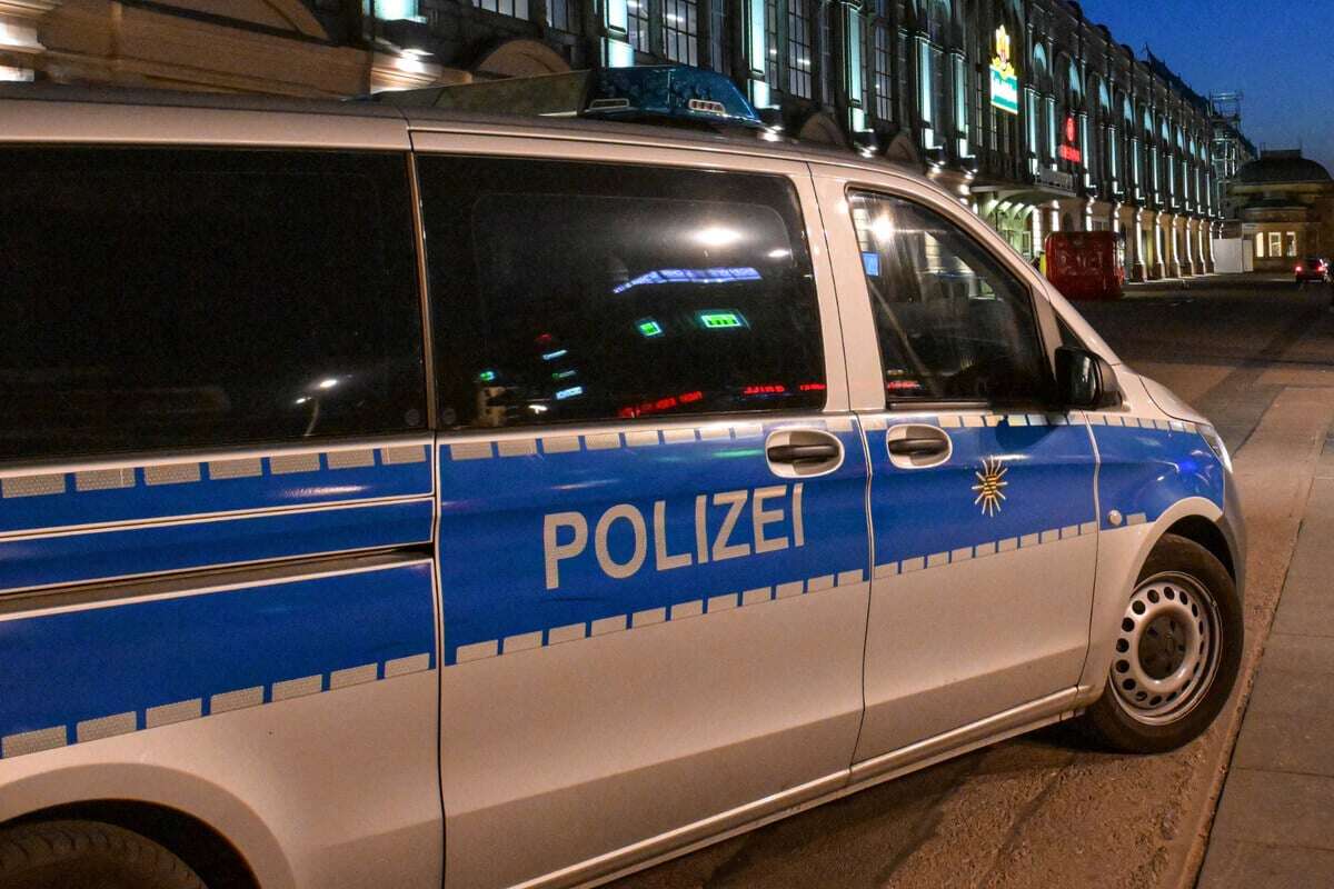 Blutige Attacke auf Wiener Platz: Polizei stellt flüchtigen Mann (19)