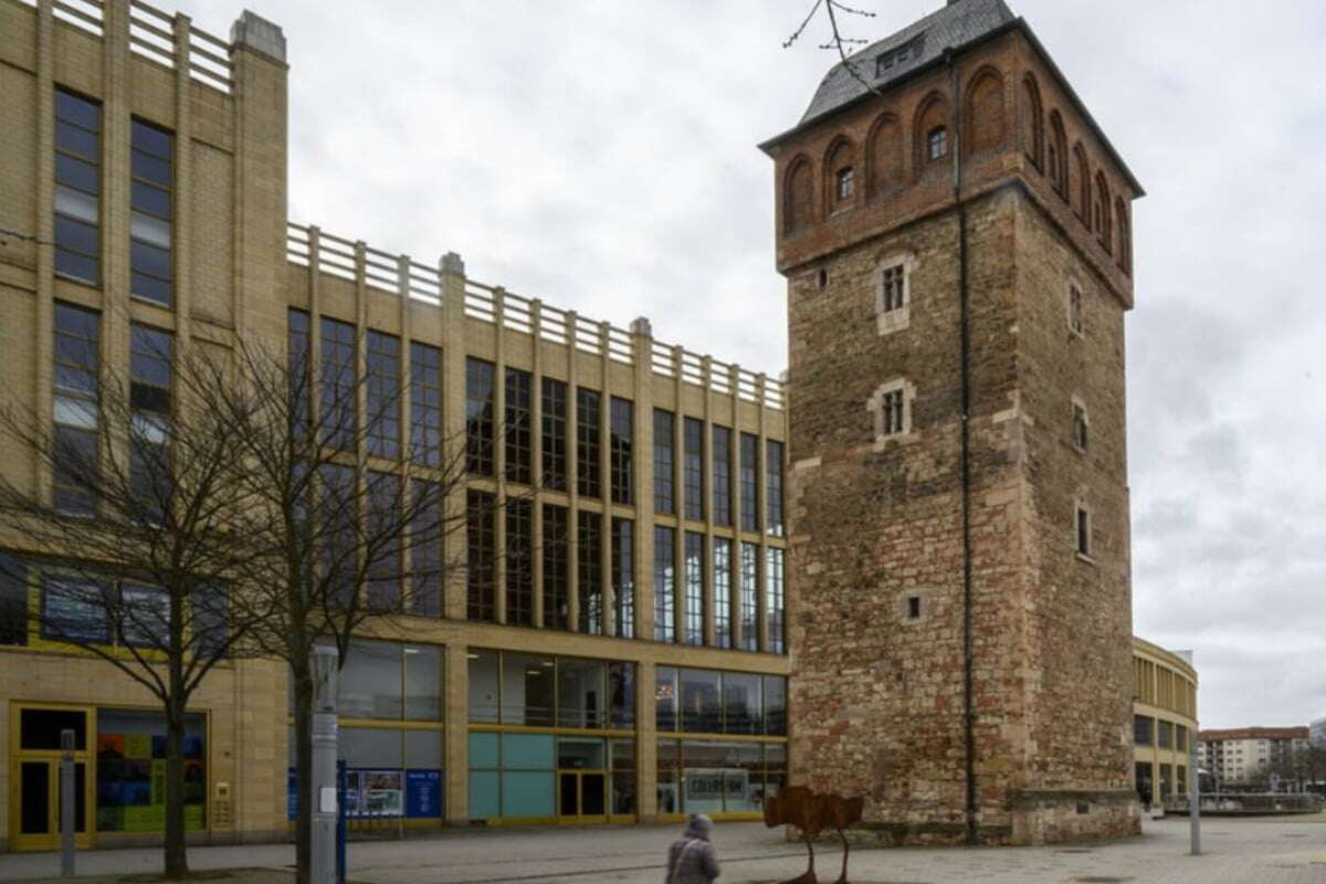 Chemnitz: Stiftung ehrt Roten Turm als Stadtmauer-Überbleibsel