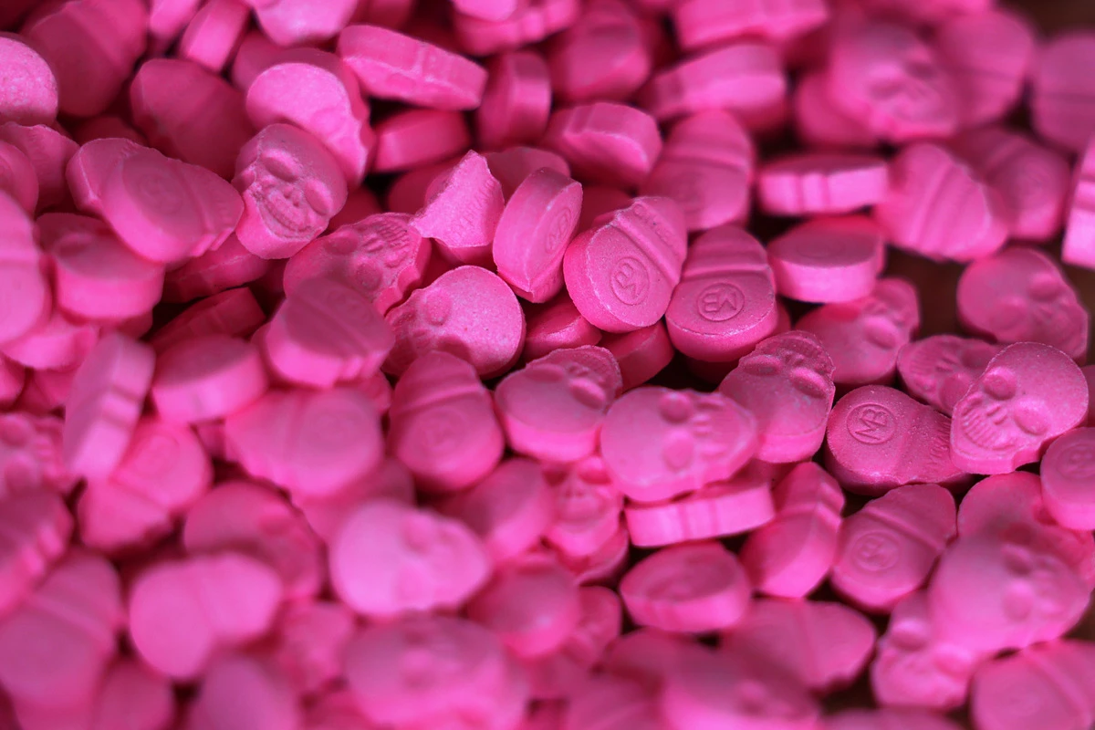 Amphetamin, Ecstasy, Haschisch: Polizei stellt über zehn Kilo Drogen sicher - Dealer in U-Haft