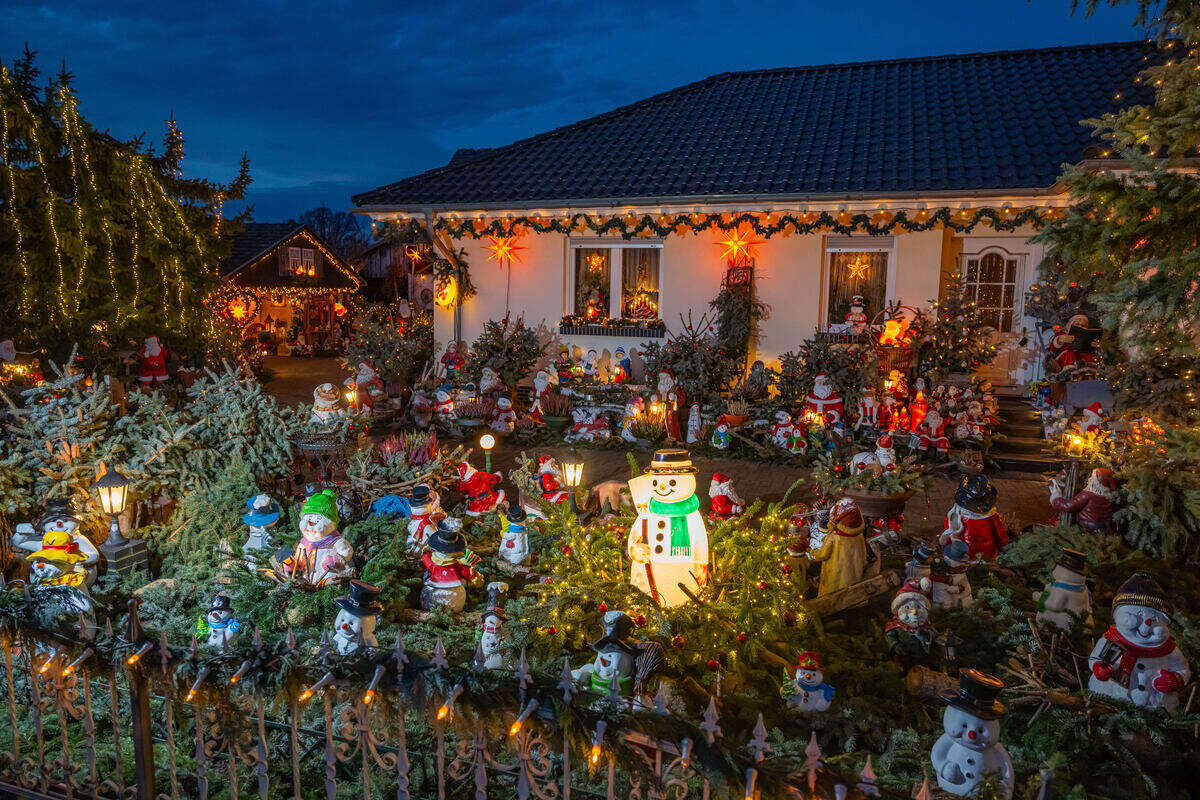 In Brandenburg: Bei diesem grandiosen Weihnachtshaus bleibst Du definitiv stehen!