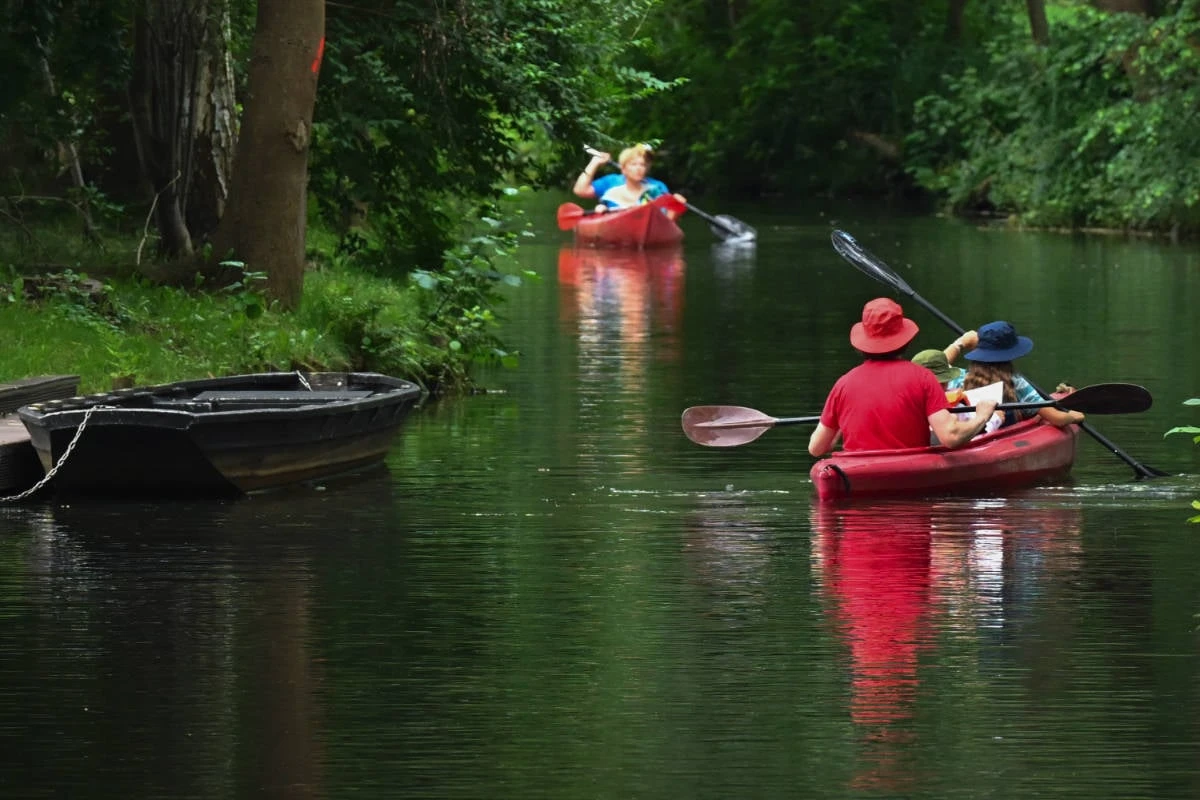 Mitten in der Urlaubssaison: Darum werden im Spreewald Wasserwege dichtgemacht