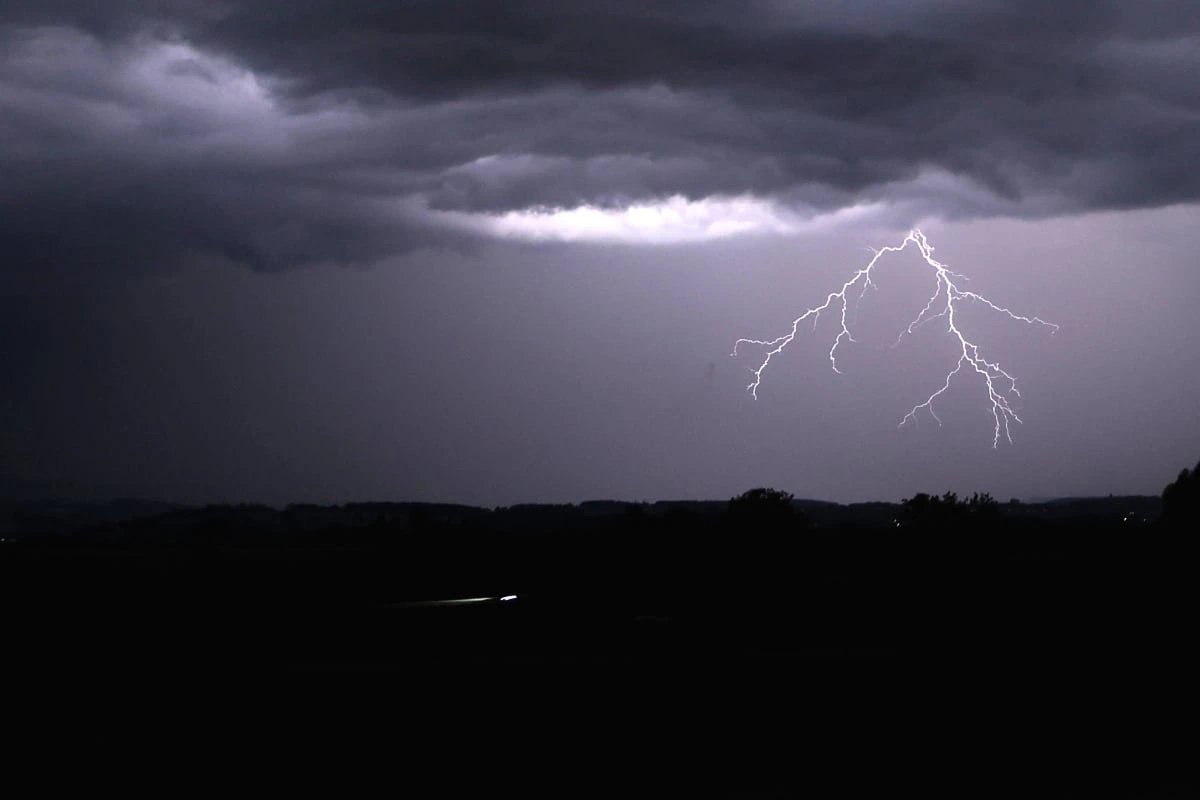 Unwetter in Bayern: Starkregen überflutet Straßen