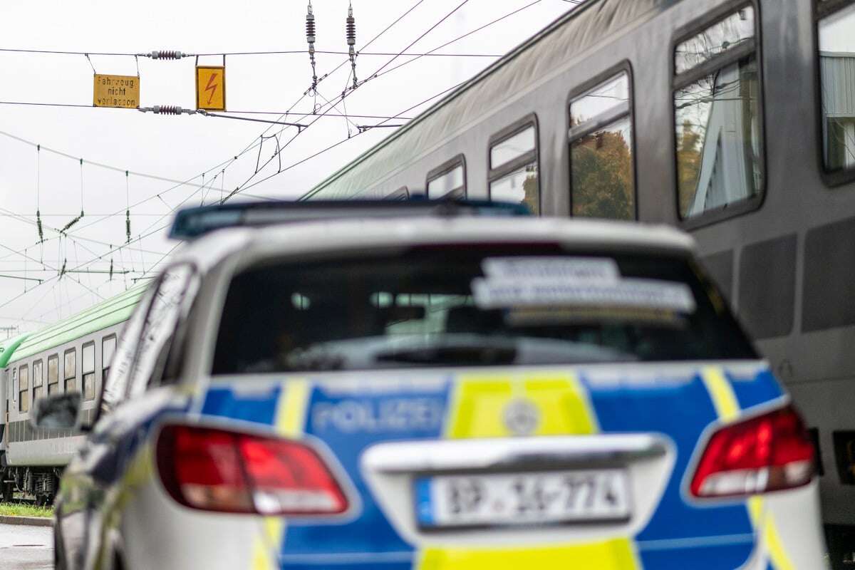 22-Jähriger greift nach Oberleitung und stürzt vom Zug: War ein Selfie der Grund?