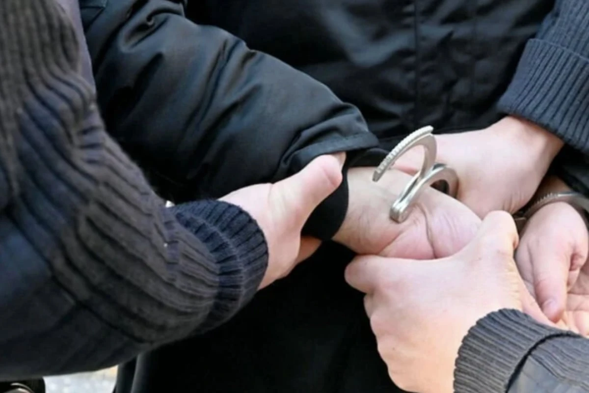 Diebes-Trio schlägt zweimal zu: Dann klicken die Handschellen