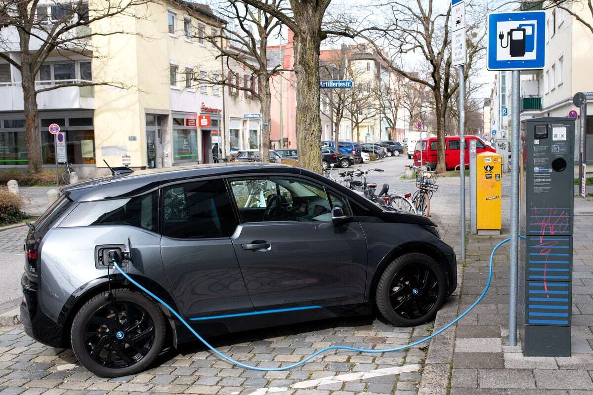 Es werden nur noch wenige Elektroautos verkauft, aber: Ladesäulen-Netz in Sachsen wächst schnell