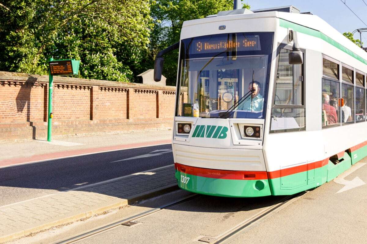 Angriff in Straßenbahn: Magdeburger Polizei bittet um Zeugenhinweise