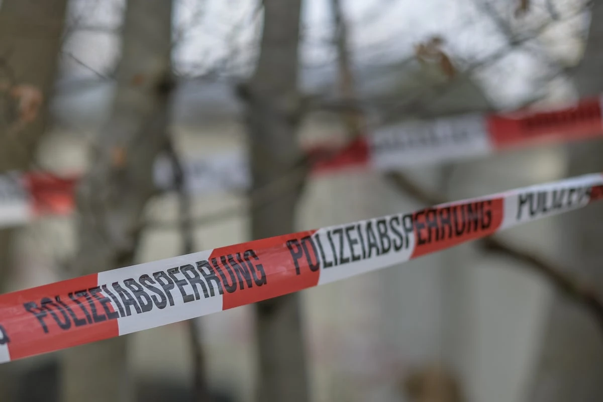 Grausiger Fund im Wald: Ermittler entdecken Männerleiche bei Potsdam