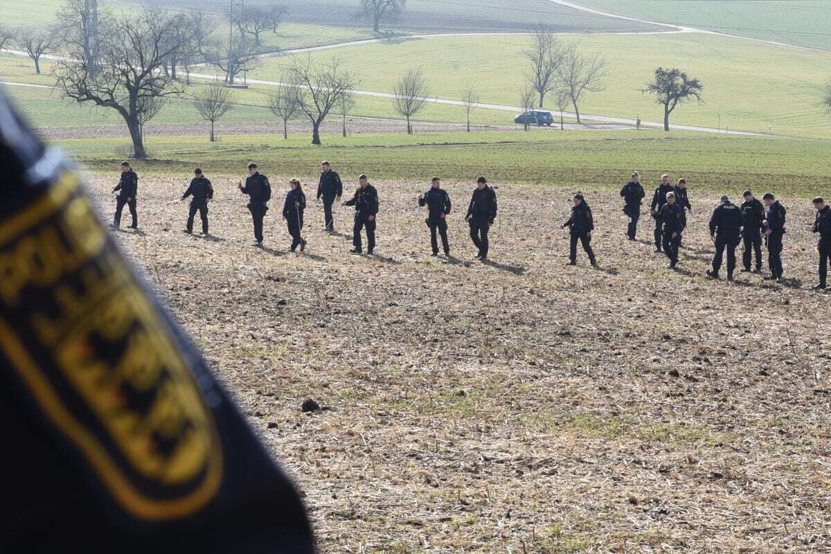 Totes Baby auf Wiese entdeckt: Polizei befragt nun die Anwohner