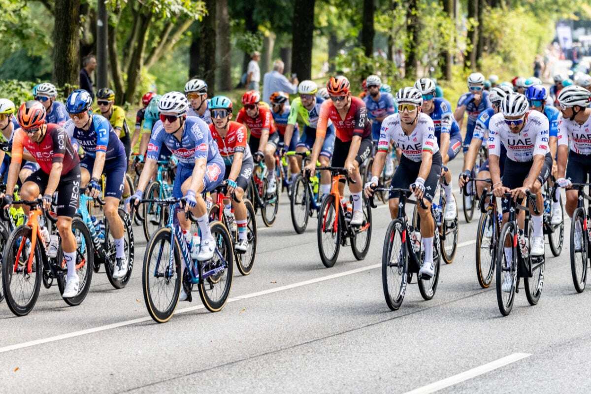 Massensturz überschattet Cyclassics: Rettungshubschrauber im Einsatz