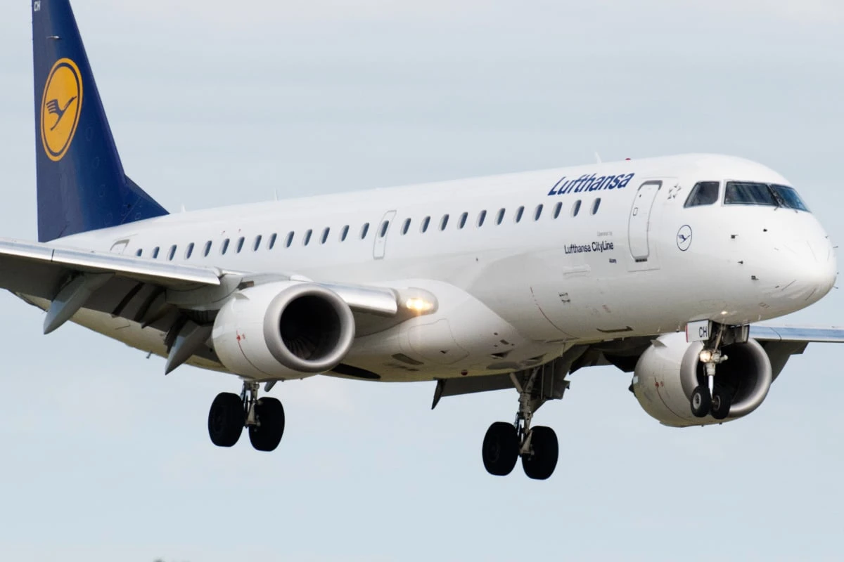 Bombendrohung: Lufthansa-Maschine muss Flug nach Indien abbrechen