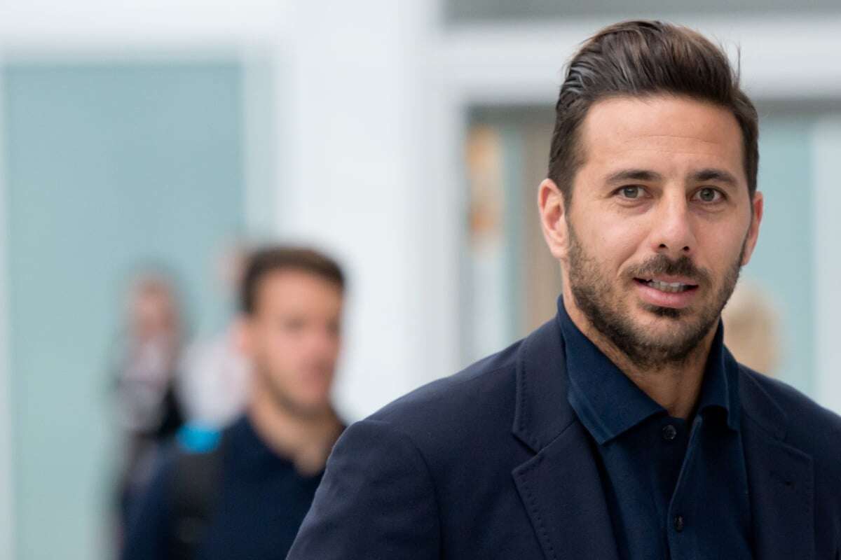 Neuer Titel für früheren Bayern-Star: Pizarro ist jetzt Professor!