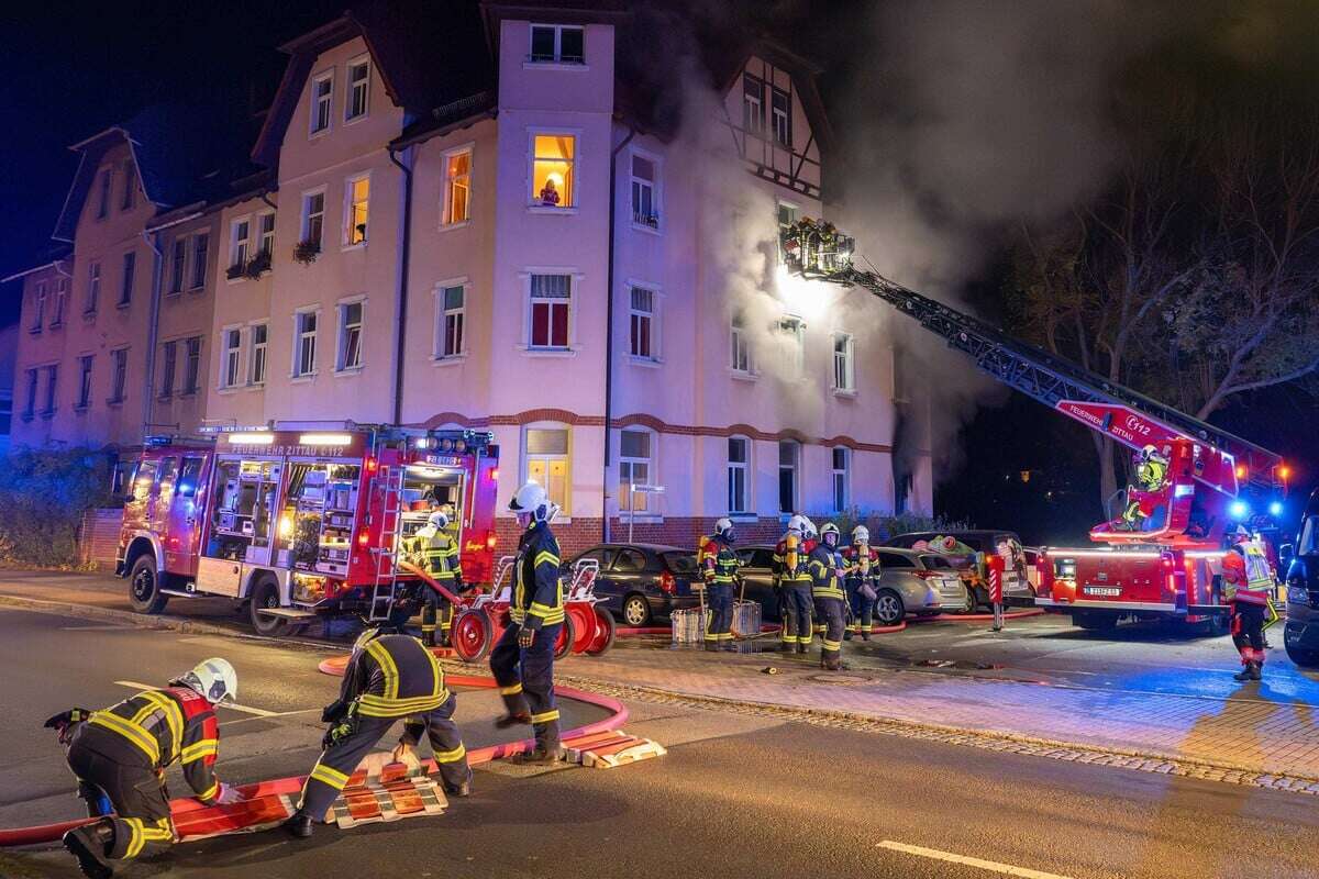 Heftiger Wohnungsbrand: Sechs Personen in Klinik, halbe Million Euro Schaden!