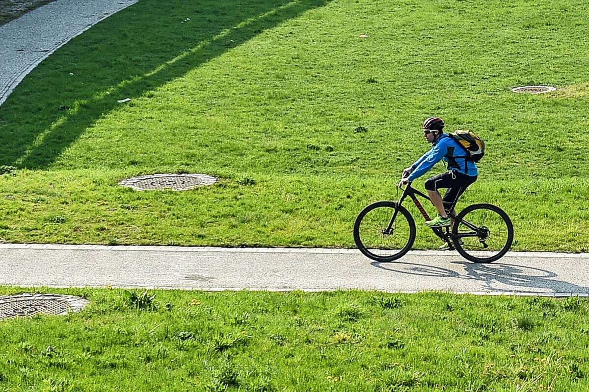 Mann auf Elberadweg ausgeraubt – Dann versuchen es die Täter erneut!