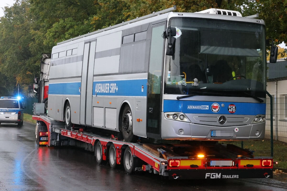 Nach Festsetzung von Stör-Bus: Polizist wird Ziel von Hasswelle im Netz