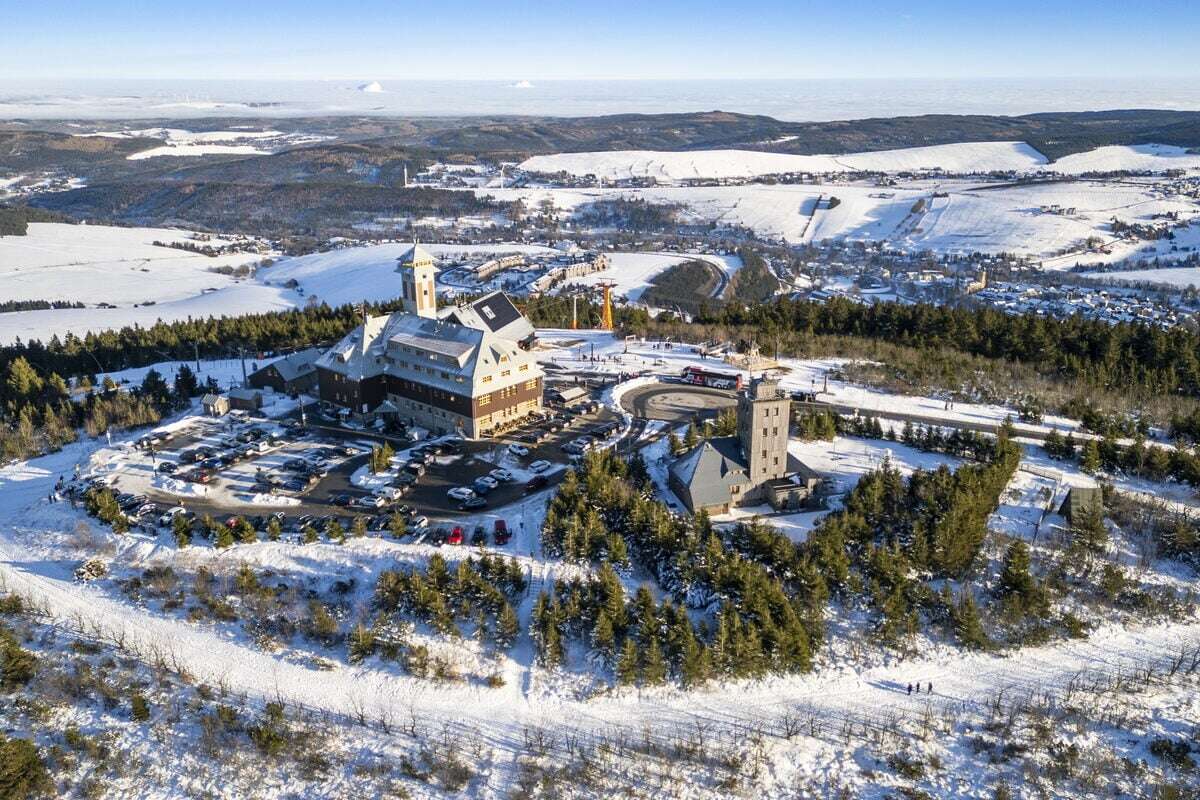 Erzgebirge entscheidet über Angebot: Wird das Dach des Fichtelbergs verkauft?