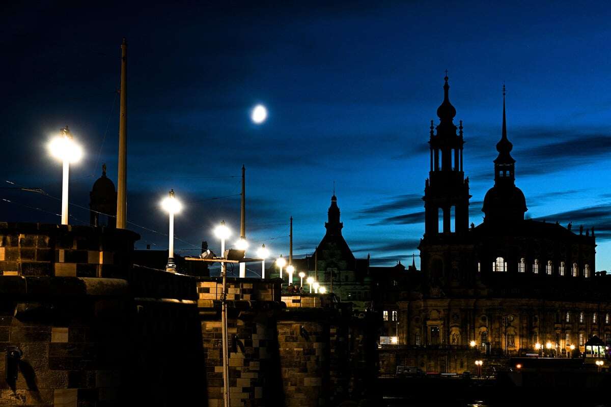 Am Freitag bleibt das Licht an zwei wichtigen Dresdner Brücken aus! Das steckt dahinter