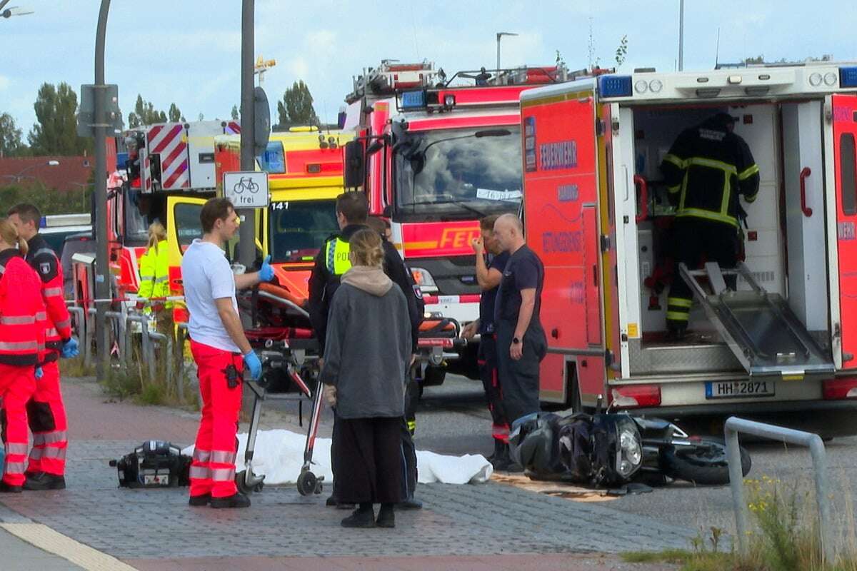 Tödlicher Unfall nahe Flughafen: Motorradfahrer kollidiert mit Auto