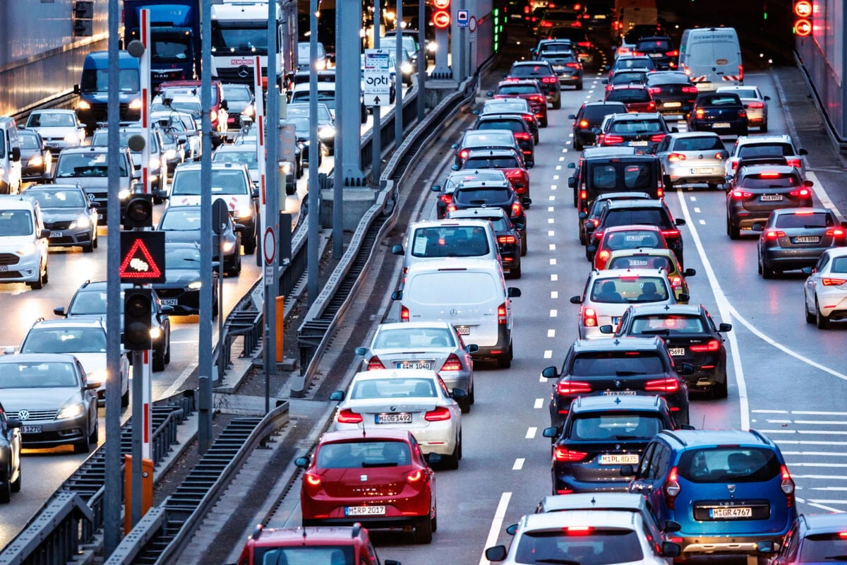 Biker stirbt bei Unfall am Mittleren Ring